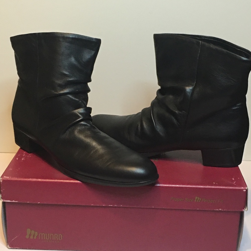 NIB Munro Tate Pull on Booties Sz 9 1/2 SS